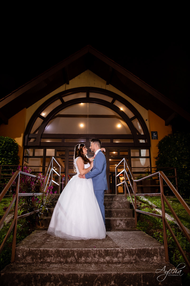 Churrascaria Vallejo; Casamento em Piraquara; Noivos de Piraquara; Fotografa de casamentos Piraquara; Casamento dos sonhos; Casamento Guarituba; Enfim casados; Fotografa Piraquara; Festa de casamento; Fotografa Pinhas; Ensaio noturno; Eventos Pinhais;