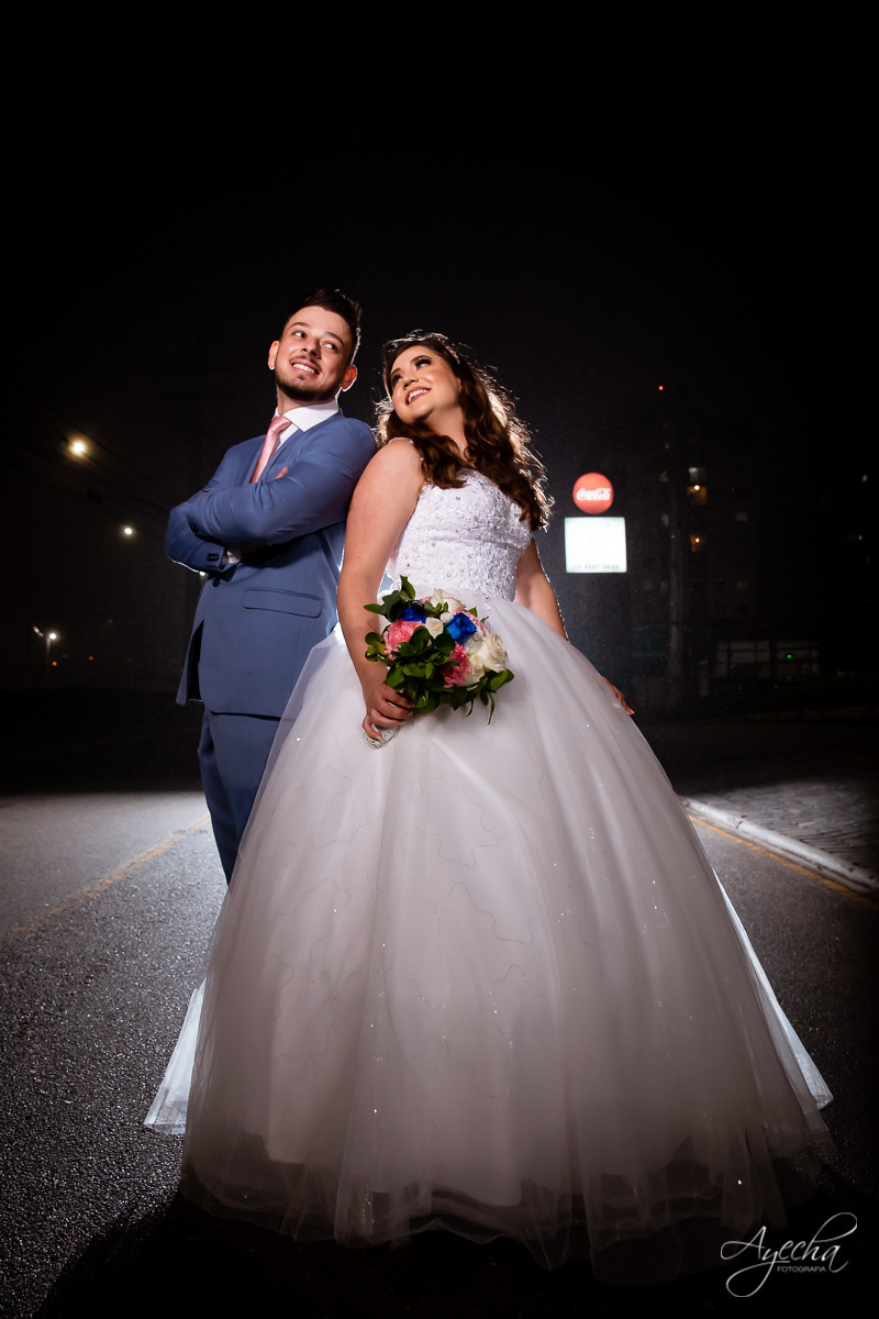 Churrascaria Vallejo; Casamento em Piraquara; Noivos de Piraquara; Fotografa de casamentos Piraquara; Casamento dos sonhos; Casamento Guarituba; Enfim casados; Fotografa Piraquara; Festa de casamento; Fotografa Pinhas; Ensaio noturno; Ensaio casal;