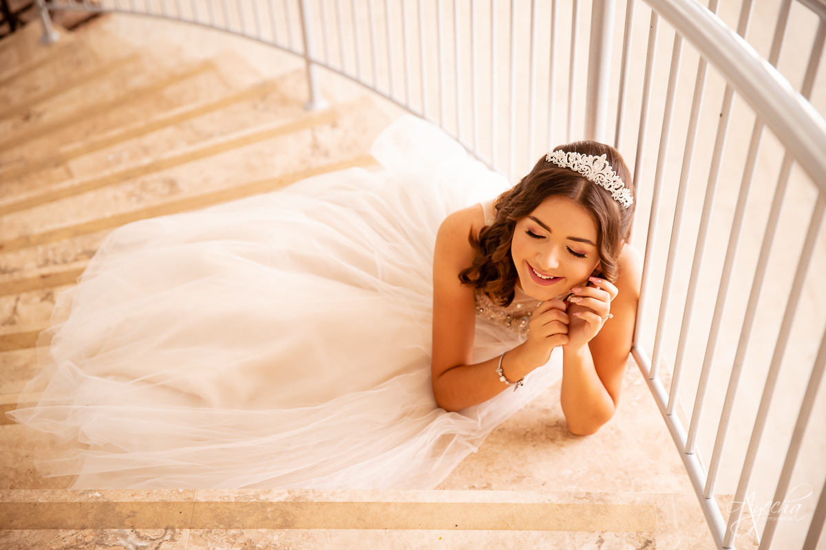 Meus 15 anos; Vestidos debutante; Ensaio 15 anos; Ensaio romântico; Coroa debutante; 15 anos Curitiba; Fotografa Piraquara; Fotografa de debutante; Inspiração 15 anos; Debutante Curitiba; Chácara Ienkot; Amanda Ienkot Makeup; Nilma noivas; 