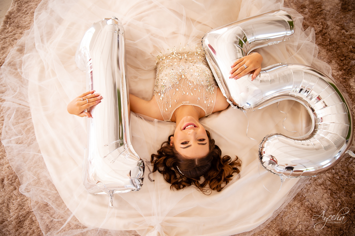 Meus 15 anos; Vestidos debutante; Ensaio 15 anos; Ensaio romântico; Coroa debutante; 15 anos Curitiba; Fotografa Piraquara; Fotografa de debutante; Inspiração 15 anos; Debutante Curitiba; Chácara Ienkot; Amanda Ienkot Makeup; Nilma noivas; Balões 15 anos;