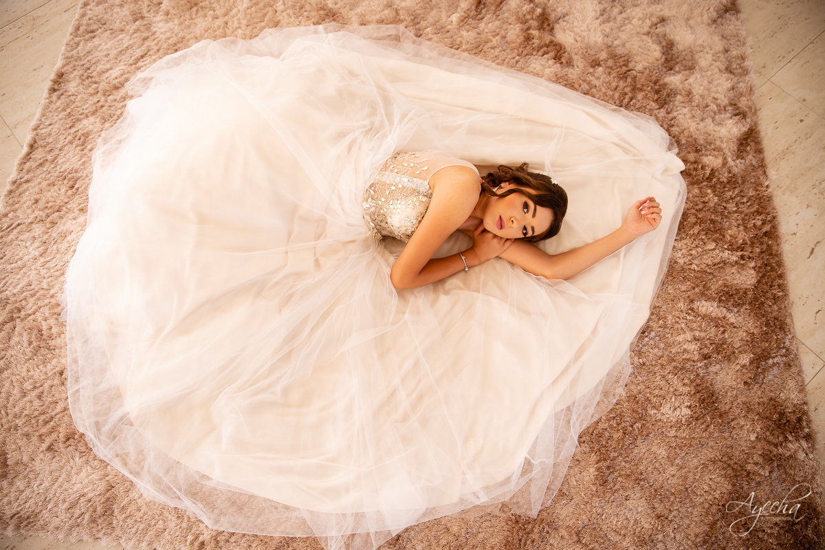 Meus 15 anos; Vestidos debutante; Ensaio 15 anos; Ensaio romântico; Coroa debutante; 15 anos Curitiba; Fotografa Piraquara; Fotografa de debutante; Inspiração 15 anos; Debutante Curitiba; Chácara Ienkot; Amanda Ienkot Makeup; Nilma noivas; 