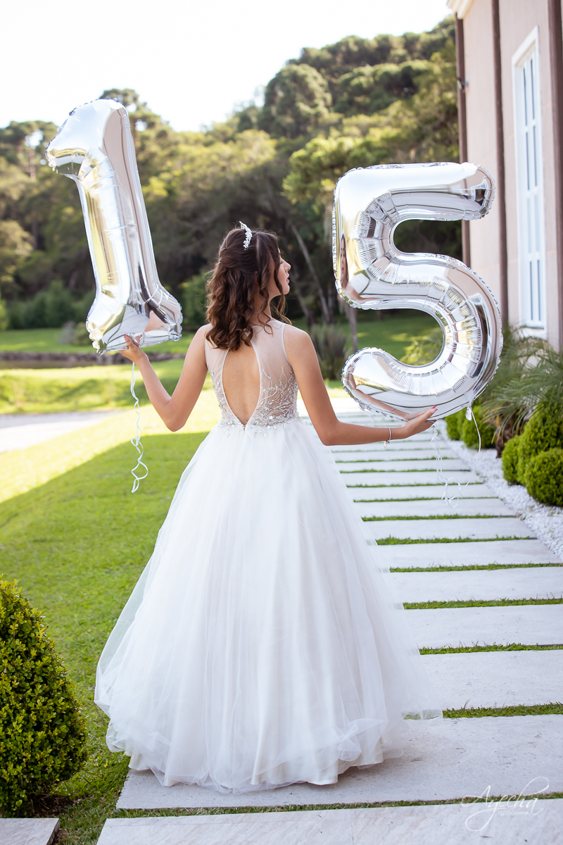 Vestidos debutante; Ensaio 15 anos; Ensaio romântico; Coroa debutante; 15 anos Curitiba; Fotografa Piraquara; Fotografa de debutante; Inspiração 15 anos; Debutante Curitiba; Chácara Ienkot; Amanda Ienkot Makeup; Nilma noivas; Ensaio 15 anos ao ar livre;