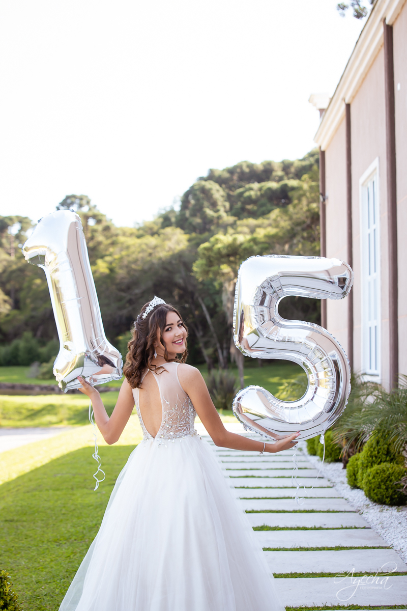 Vestidos debutante; Ensaio 15 anos; Ensaio romântico; Coroa debutante; 15 anos Curitiba; Fotografa Piraquara; Fotografa de debutante; Inspiração 15 anos; Debutante Curitiba; Chácara Ienkot; Amanda Ienkot Makeup; Nilma noivas; Ensaio 15 anos ao ar livre;
