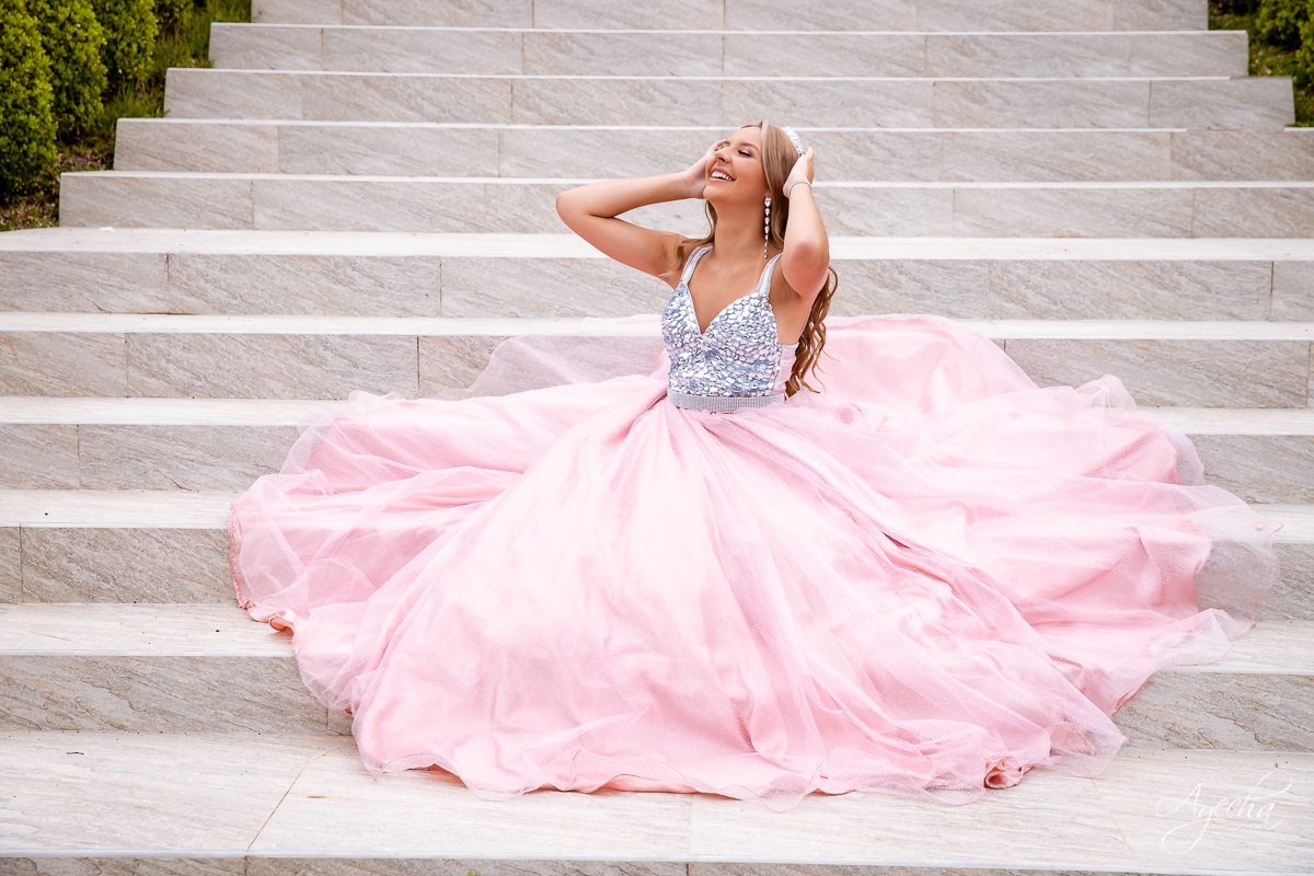 Meus 15 anos; Ensaio de 15 anos; 15 anos Curitiba; Debutantes Curitiba; Vestidos 15 anos; Amanda Ienkot makeup; Fotografia 15 anos; Fotografa Piraquara; Debutantes; Inspiração 15 anos; Fotografa Curitiba; Chácara Ienkot; Coroa debutante; Ensaio romântico;