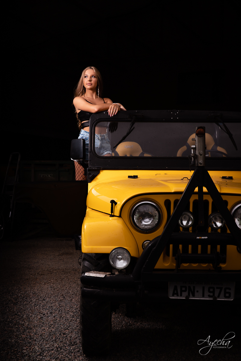 Meus 15 anos; Ensaio de 15 anos; 15 anos Curitiba; Debutantes Curitiba; Amanda Ienkot makeup; Fotografia 15 anos; Fotografa Piraquara; Inspiração 15 anos; Fotografa Curitiba; Chácara Ienkot; Ensaio radical com carro Jeep; São José dos Pinhais; 