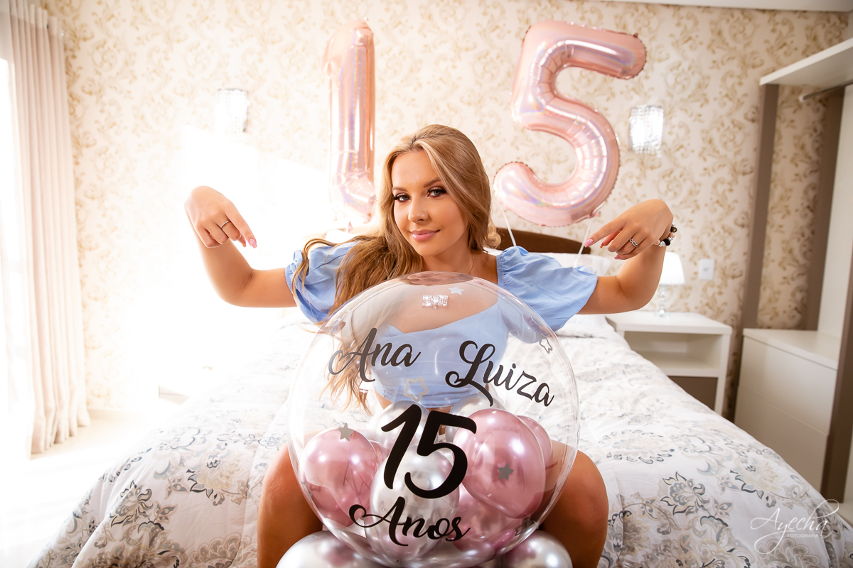 Meus 15 anos; Ensaio de 15 anos;  Debutantes Curitiba; Fotografa Piraquara;   Inspiração 15 anos; Fotografa Curitiba; Chácara Ienkot; Balões 15 anos personalizados; Ensaio descontraído; Quarto fotográfico; Chácara fotográfica;