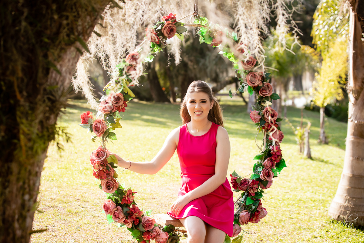 Ensaio 15 anos; Chácara Ienkot; Chácara fotográfica; Inspirações 15 anos; Fotografia 15 anos; Debutantes São José dos Pinhais; Fotografa Curitiba; Fotografa Piraquara; Debutantes; Amanda Ienkot makeup; 15 anos Curitiba; Ensaio românico; Debutante Curitiba