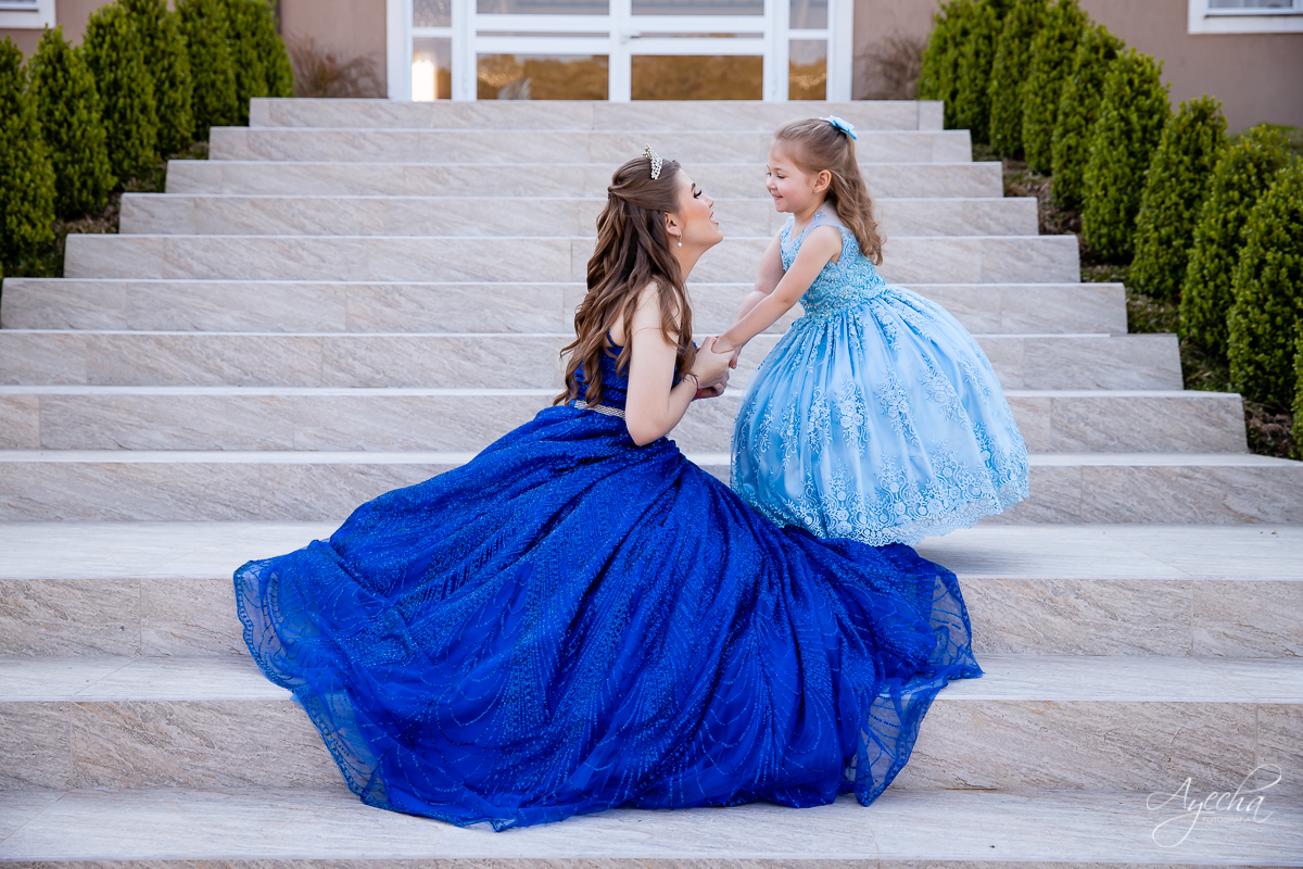 Ensaio 15 anos; Chácara Ienkot; Chácara fotográfica; Inspirações 15 anos; Fotografia 15 anos; Fotografa Curitiba; Fotografa Piraquara; Amanda Ienkot makeup; 15 anos Curitiba; Vestido 15 anos; Império locações Araucária; Debutante e irmã; Fotos família; 