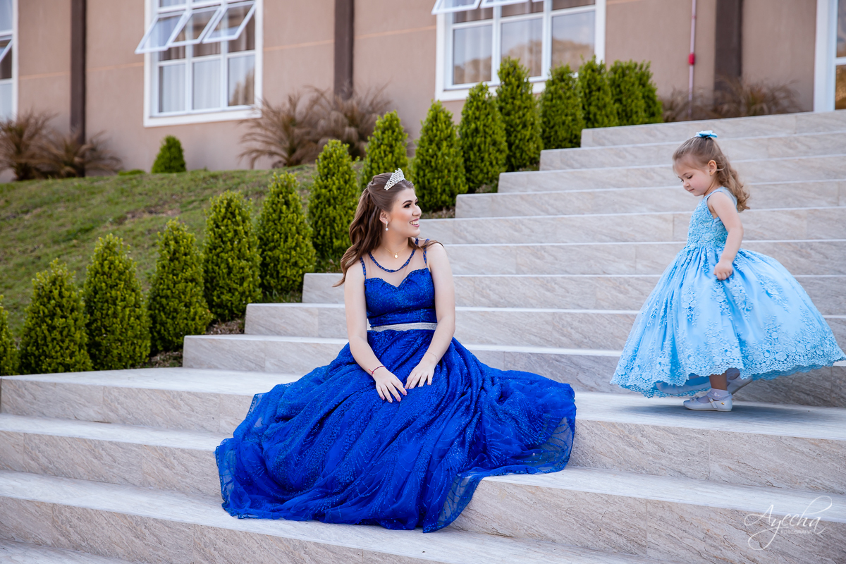 Ensaio 15 anos; Chácara Ienkot; Chácara fotográfica; Inspirações 15 anos; Fotografia 15 anos; Fotografa Curitiba; Fotografa Piraquara; Amanda Ienkot makeup; 15 anos Curitiba; Vestido 15 anos; Império locações Araucária; Debutante e irmã; Fotos família; 