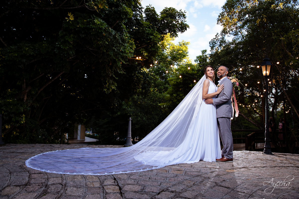 Noivos Curitiba; Chácara cinco elementos; Casamento São José dos Pinhais; Casamento dos sonhos; Fotografa de casamento; Casamentos Curitiba; Festa de casamento; Cerimonia religiosa; Cerimonia ar livre; Vestido de noiva;  ensaio dos noivos; cerimonial;