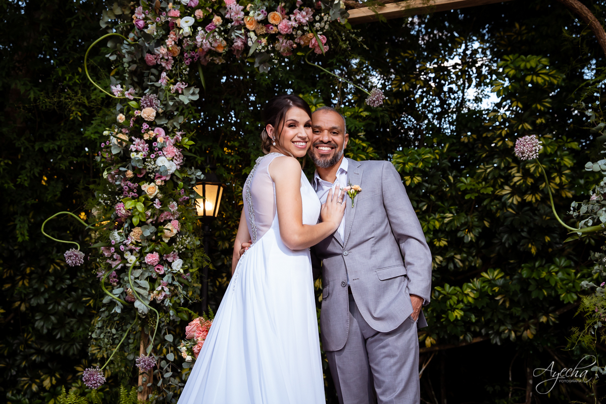 Noivos Curitiba; Chácara cinco elementos; Casamento São José dos Pinhais; Casamento dos sonhos; Fotografa de casamento; Casamentos Curitiba; Festa de casamento; Cerimonia religiosa; Cerimonia ar livre; Vestido de noiva;  ensaio dos noivos; cerimonial;