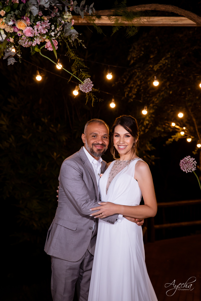 Noivos Curitiba; Chácara cinco elementos; Casamento São José dos Pinhais; Casamento dos sonhos; Fotografa de casamento; Casamentos Curitiba; Festa de casamento; Cerimonia religiosa; Cerimonia ar livre; Vestido de noiva;  brinde dos noivos; cerimonial;