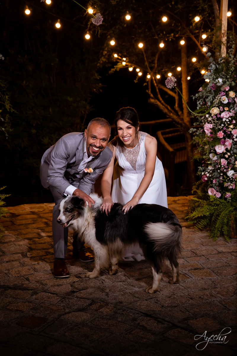 Noivos Curitiba; Chácara cinco elementos; Casamento São José dos Pinhais; Casamento dos sonhos; Fotografa de casamento; Casamentos Curitiba; Festa de casamento; Cerimonia religiosa; Cerimonia ar livre; Vestido de noiva;  brinde dos noivos; cerimonial;