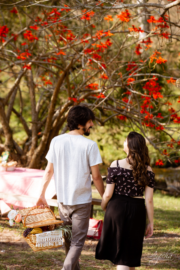 Ensaio romântico; ensaio picnic; cacheoira do rio são jorge; pré wedding ponta grossa; ensaio de casal; ensaio de casamento; fotografa de casamento curitiba; buraco do padre; cachoeira da mariquinha; casamento na cachoeira; ensaio no campo; por do sol;