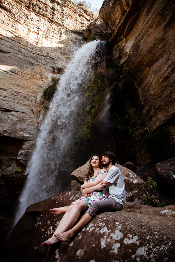 Ensaio romântico; ensaio picnic; cacheoira do rio são jorge; pré wedding ponta grossa; ensaio de casal; ensaio de casamento; fotografa de casamento curitiba; buraco do padre; cachoeira da mariquinha; casamento na cachoeira; ensaio no campo; por do sol;