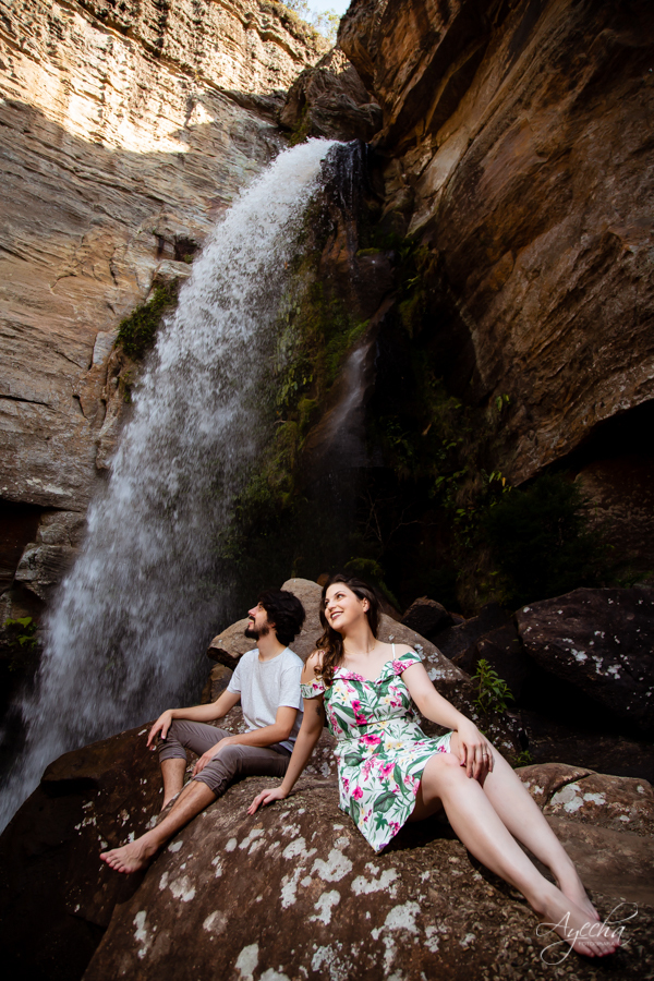 Ensaio romântico; ensaio picnic; cacheoira do rio são jorge; pré wedding ponta grossa; ensaio de casal; ensaio de casamento; fotografa de casamento curitiba; buraco do padre; cachoeira da mariquinha; casamento na cachoeira; ensaio no campo; por do sol;