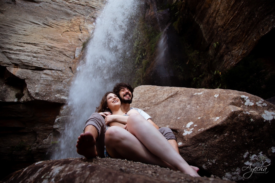 Ensaio romântico; ensaio picnic; cacheoira do rio são jorge; pré wedding ponta grossa; ensaio de casal; ensaio de casamento; fotografa de casamento curitiba; buraco do padre; cachoeira da mariquinha; casamento na cachoeira; ensaio no campo; por do sol;