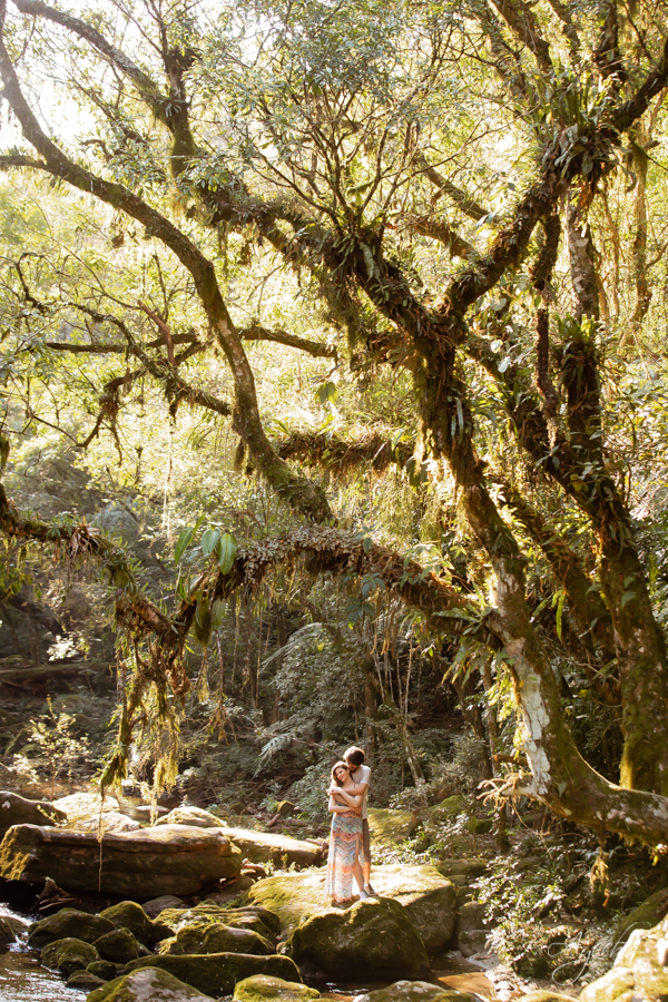 Ensaio romântico; ensaio picnic; cacheoira do rio são jorge; pré wedding ponta grossa; ensaio de casal; ensaio de casamento; fotografa de casamento curitiba; buraco do padre; cachoeira da mariquinha; casamento na cachoeira; ensaio no campo; por do sol;