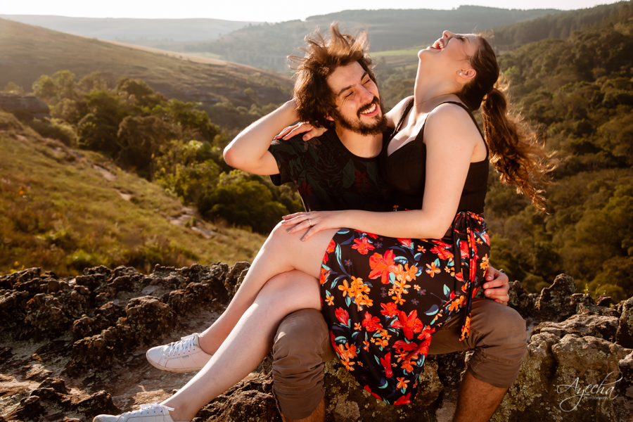 Ensaio romântico; ensaio picnic; cacheoira do rio são jorge; pré wedding ponta grossa; ensaio de casal; ensaio de casamento; fotografa de casamento curitiba; buraco do padre; cachoeira da mariquinha; casamento na cachoeira; ensaio no campo; por do sol;
