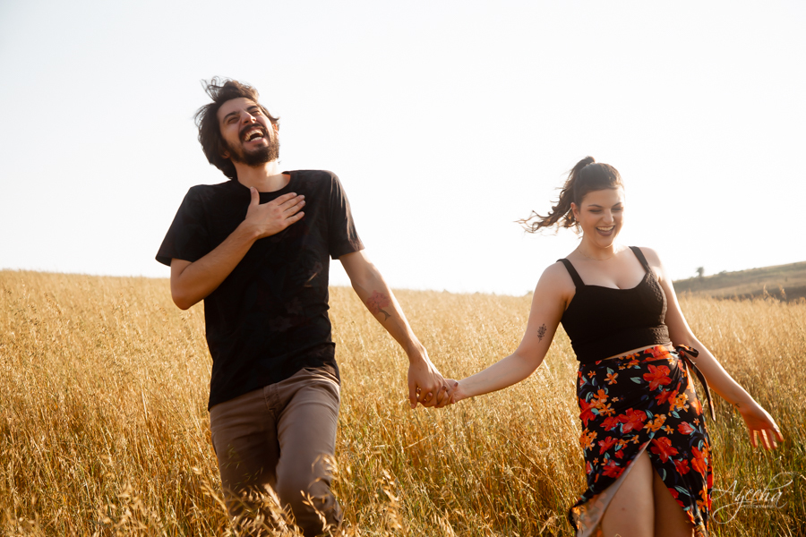 Ensaio romântico; ensaio picnic; cacheoira do rio são jorge; pré wedding ponta grossa; ensaio de casal; ensaio de casamento; fotografa de casamento curitiba; buraco do padre; cachoeira da mariquinha; casamento na cachoeira; ensaio no campo; por do sol;