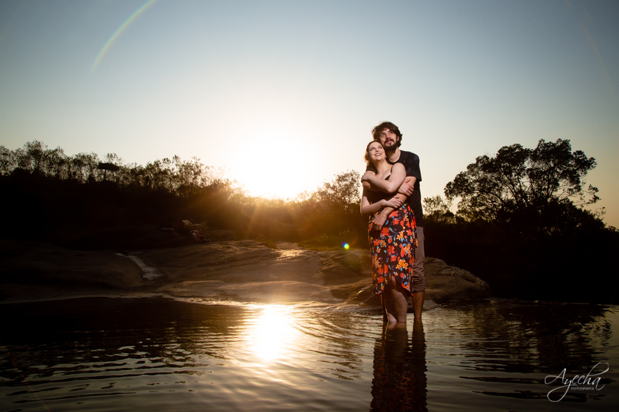 Ensaio romântico; ensaio picnic; cacheoira do rio são jorge; pré wedding ponta grossa; ensaio de casal; ensaio de casamento; fotografa de casamento curitiba; buraco do padre; cachoeira da mariquinha; casamento na cachoeira; ensaio no campo; por do sol;