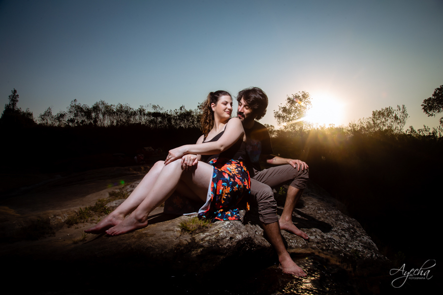 Ensaio romântico; ensaio picnic; cacheoira do rio são jorge; pré wedding ponta grossa; ensaio de casal; ensaio de casamento; fotografa de casamento curitiba; buraco do padre; cachoeira da mariquinha; casamento na cachoeira; ensaio no campo; por do sol;Ens