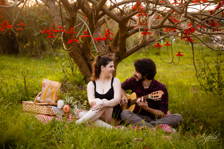 Ensaio romântico; ensaio picnic; cacheoira do rio são jorge; pré wedding ponta grossa; ensaio de casal; ensaio de casamento; fotografa de casamento curitiba; buraco do padre; cachoeira da mariquinha; casamento na cachoeira; ensaio mc donalds