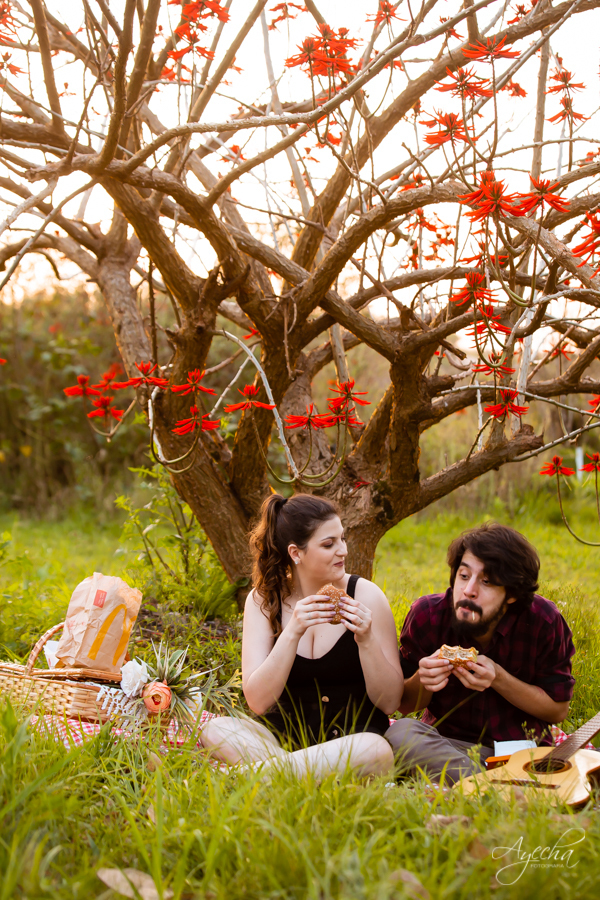 Ensaio romântico; ensaio picnic; cacheoira do rio são jorge; pré wedding ponta grossa; ensaio de casal; ensaio de casamento; fotografa de casamento curitiba; buraco do padre; cachoeira da mariquinha; casamento na cachoeira; ensaio mc donalds
