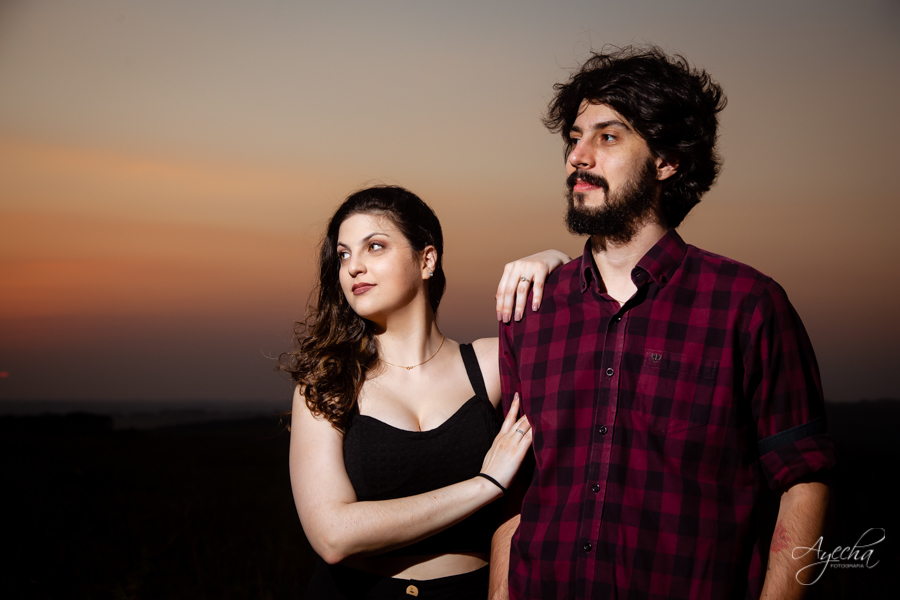 Ensaio romântico; ensaio picnic; cacheoira do rio são jorge; pré wedding ponta grossa; ensaio de casal; ensaio de casamento; fotografa de casamento curitiba; buraco do padre; cachoeira da mariquinha; casamento na cachoeira; ensaio no campo; por do sol;