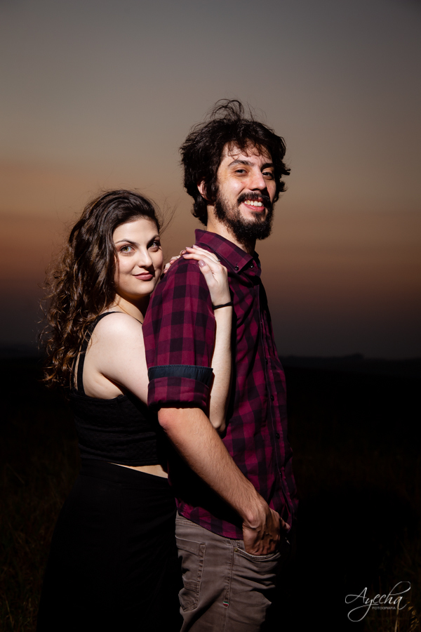 Ensaio romântico; ensaio picnic; cacheoira do rio são jorge; pré wedding ponta grossa; ensaio de casal; ensaio de casamento; fotografa de casamento curitiba; buraco do padre; cachoeira da mariquinha; casamento na cachoeira; ensaio no campo; por do sol;