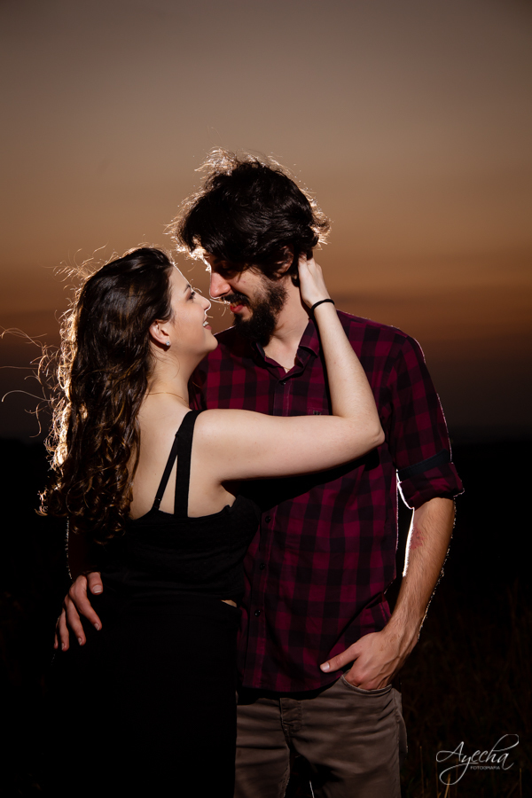 Ensaio romântico; ensaio picnic; cacheoira do rio são jorge; pré wedding ponta grossa; ensaio de casal; ensaio de casamento; fotografa de casamento curitiba; buraco do padre; cachoeira da mariquinha; casamento na cachoeira; ensaio no campo; por do sol;