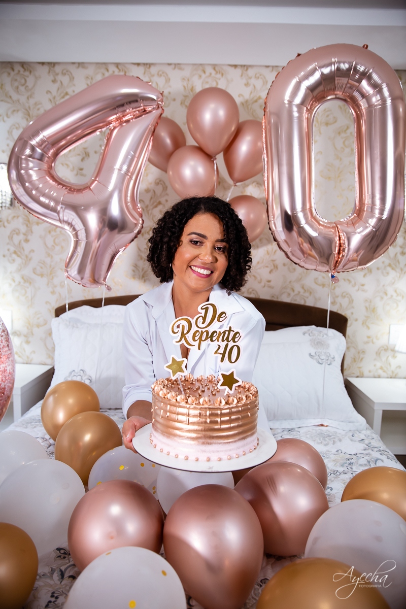 Ensaio feminino; Fotografa Curitiba; Chácara Fotográfica; Chácara Ienkot São José dos Pinhais; Fotografa Piraquara; Ensaio Romântico; Ensaio campo; Ensaio quarto fotográfico; Ensaio fotográfico feminino; Fotos aniversário; Balões personalizados; 