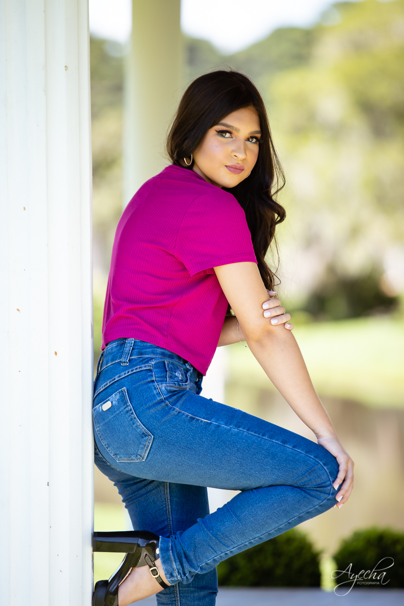 Ensaio 15 anos; Meus 15 anos; Ensaio debutante; Fotografa Curitiba; Amanda Ienkot makeup; Chácara fotográfica em São José dos Pinhias; Fotógrafa de debutantes; Fotografa Piraquara; Ensaio romântico 15 anos; Deborah Ayecha Fotógrafa; 