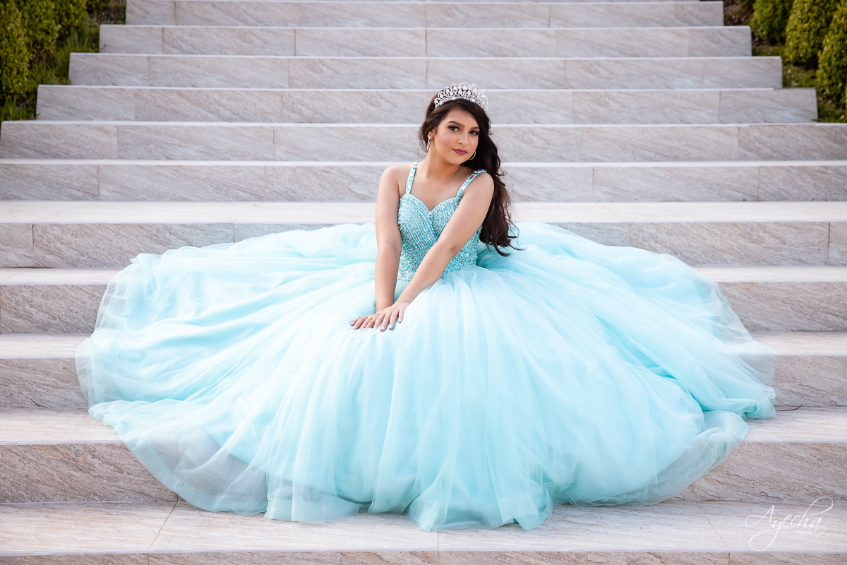 Ensaio 15 anos; Meus 15 anos; Fotografa Curitiba; Amanda Ienkot makeup; Chácara fotográfica em São José dos Pinhias; Fotógrafa de debutantes; Fotografa Piraquara; Ensaio romântico 15 anos; Deborah Ayecha Fotógrafa; Vestido debutante; Cinderela Debutante;