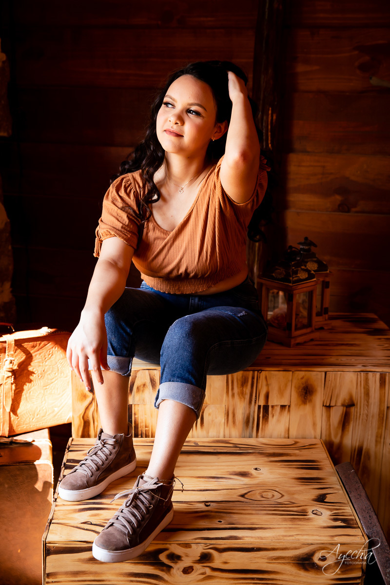 Ensaio 15 anos; Meus 15 anos; Debutantes Curitiba; Fotografa de debutantes; Ensaio romântico 15 anos; Ensaio celeiro; Chácara Sentinela; Ensaio Colombo; Fotografa Piraquara; Debutantes; Inspirações 15 anos; Fotografa Colombo; Ensaio delicado; 