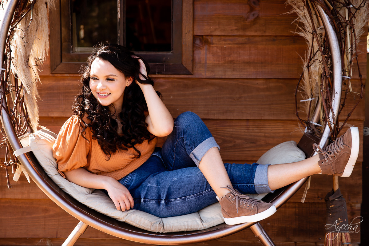 Ensaio 15 anos; Meus 15 anos; Debutantes Curitiba; Fotografa de debutantes; Ensaio romântico 15 anos; Ensaio celeiro; Chácara Sentinela; Ensaio Colombo; Fotografa Piraquara; Debutantes; Inspirações 15 anos; Fotografa Colombo; Ensaio delicado; 