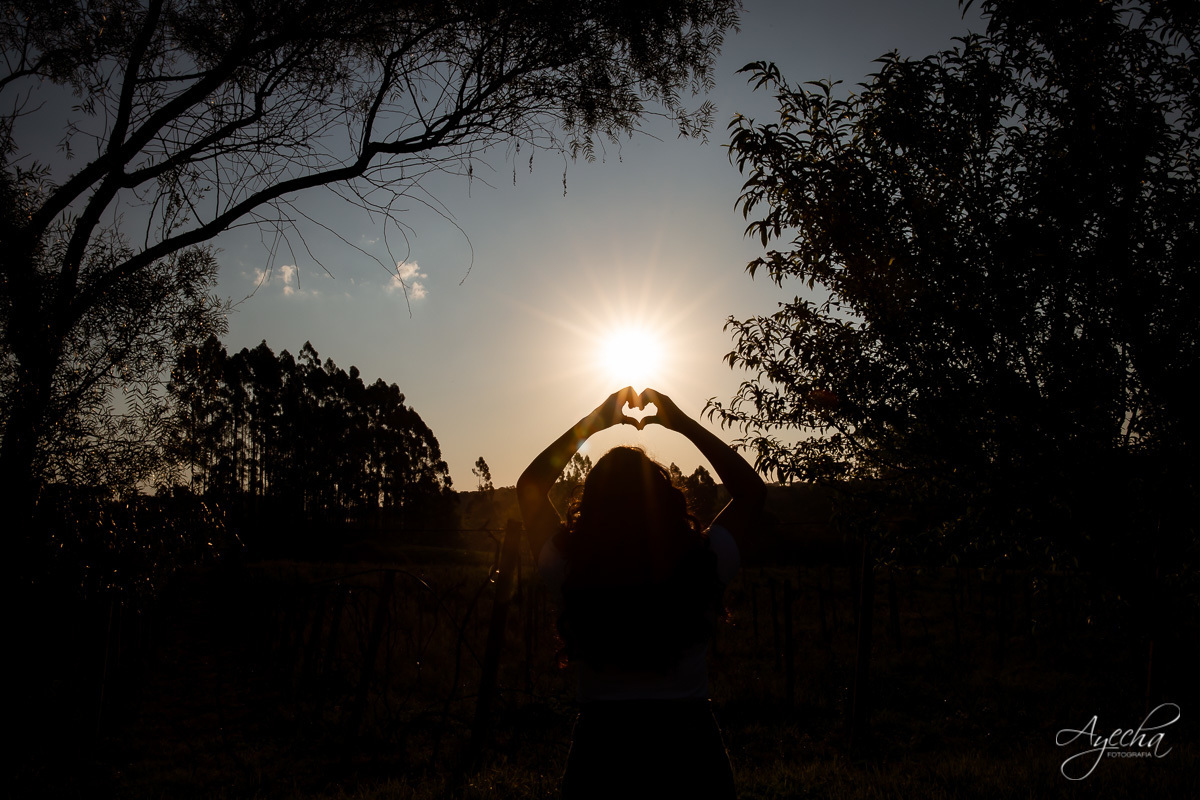 Ensaio 15 anos; Meus 15 anos; Debutantes Curitiba; Fotografa de debutantes; Ensaio romântico 15 anos; Chácara Sentinela; Ensaio Colombo; Fotografa Piraquara; Debutantes; Inspirações 15 anos; Fotografa Colombo; Ensaio com pôr do sol; Ensaio delicado; 