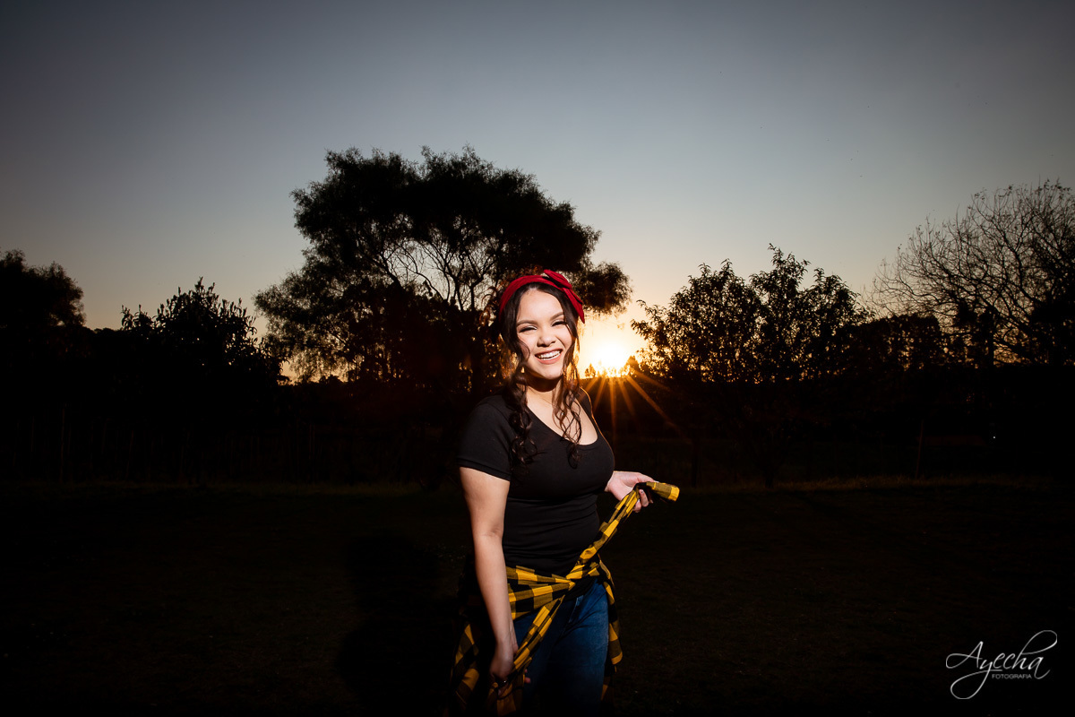 Ensaio 15 anos; Meus 15 anos; Debutantes Curitiba; Fotografa de debutantes; Ensaio romântico 15 anos; Chácara Sentinela; Ensaio Colombo; Fotografa Piraquara; Debutantes; Inspirações 15 anos; Fotografa Colombo; Ensaio com pôr do sol; Ensaio com Estilo;