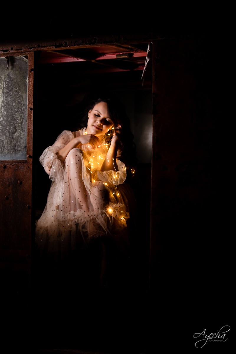 Ensaio 15 anos; Meus 15 anos; Debutantes Curitiba; Fotografa de debutantes; Ensaio romântico 15 anos; Ensaio celeiro; Chácara Sentinela; Ensaio Colombo; Fotografa Piraquara; Debutantes; Inspirações 15 anos; Fotografa Colombo; Ensaio delicado; Fio de fada;