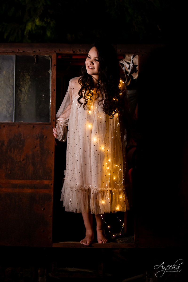 Ensaio 15 anos; Meus 15 anos; Debutantes Curitiba; Fotografa de debutantes; Ensaio romântico 15 anos; Ensaio celeiro; Chácara Sentinela; Ensaio Colombo; Fotografa Piraquara; Debutantes; Inspirações 15 anos; Fotografa Colombo; Ensaio delicado; Fio de fada;