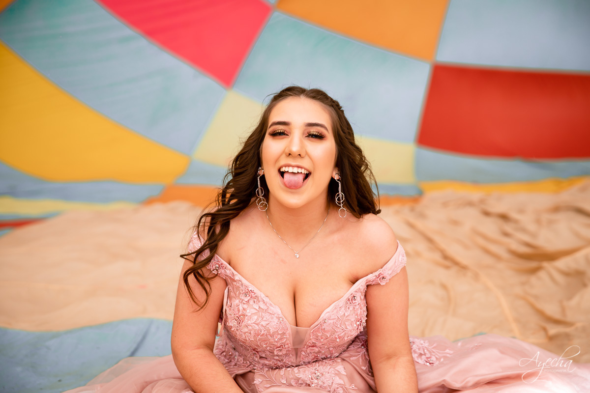 Ensaio 15 anos; Ensaio no balão; 15 anos Campo Largo; 15 anos Curitiba; Fotos criativas; Ensaio divertido; Vestidos debutantes; Golfier Ballons; Ensaio diferente; Fotografa de debutantes; Inspirações 15 anos; Ensaio criativo; 