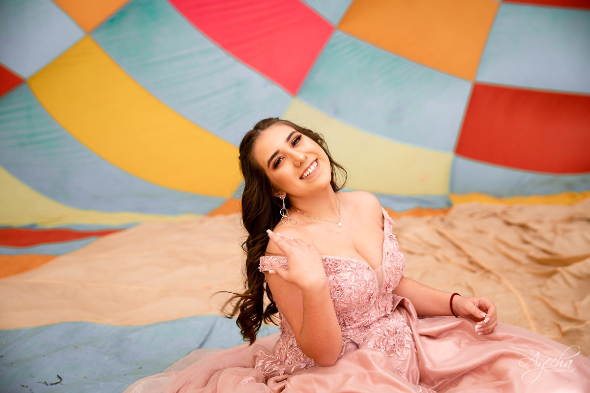 Ensaio 15 anos; Ensaio no balão; 15 anos Campo Largo; 15 anos Curitiba; Fotos criativas; Ensaio divertido; Vestidos debutantes; Golfier Ballons; Ensaio diferente; Fotografa de debutantes; Inspirações 15 anos; Ensaio criativo; 