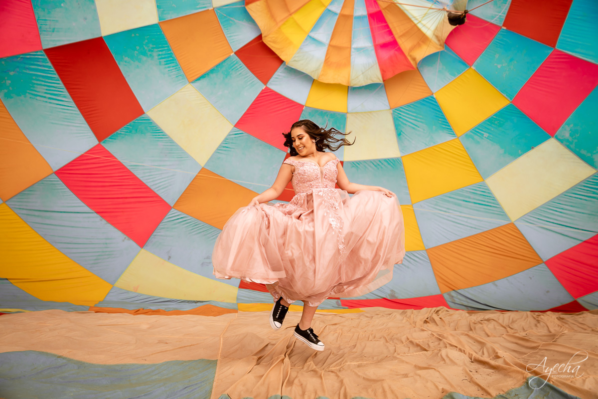 Ensaio 15 anos; Ensaio no balão; 15 anos Campo Largo; 15 anos Curitiba; Fotos criativas; Ensaio divertido; Vestidos debutantes; Golfier Ballons; Ensaio diferente; Fotografa de debutantes; Inspirações 15 anos; Ensaio criativo; 