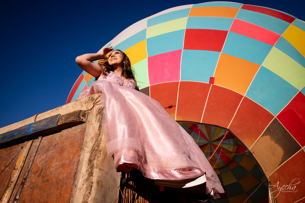 Ensaio 15 anos; Ensaio no balão; 15 anos Campo Largo; 15 anos Curitiba; Fotos criativas; Ensaio divertido; Vestidos debutantes; Golfier Ballons; Ensaio diferente; Fotografa de debutantes; Inspirações 15 anos; Ensaio criativo; 