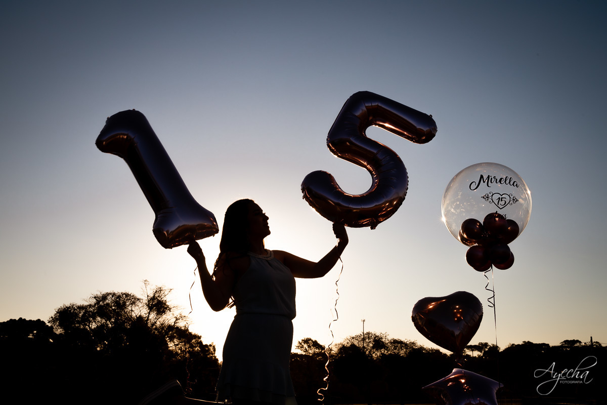 Ensaio 15 anos; Ensaio no balão; 15 anos Campo Largo; 15 anos Curitiba; Fotos criativas; Ensaio divertido; Vestidos debutantes; Golfier Ballons; Ensaio diferente; Fotografa de debutantes; Inspirações 15 anos; Balões 15 anos personalizado;