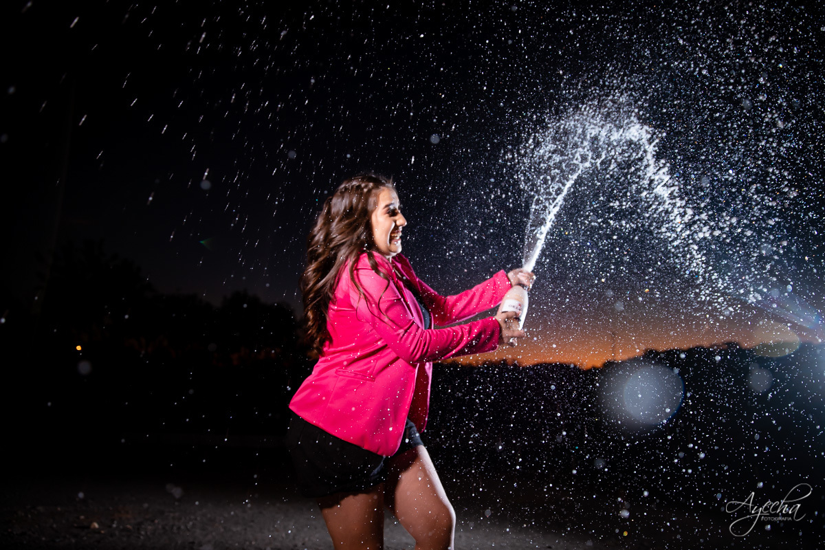 Ensaio 15 anos; Ensaio no balão; 15 anos Campo Largo; 15 anos Curitiba; Fotos criativas; Ensaio divertido; Vestidos debutantes; Golfier Ballons; Ensaio diferente; Fotografa de debutantes; Inspirações 15 anos; Ensaio noturno; Brinde debutantes; 