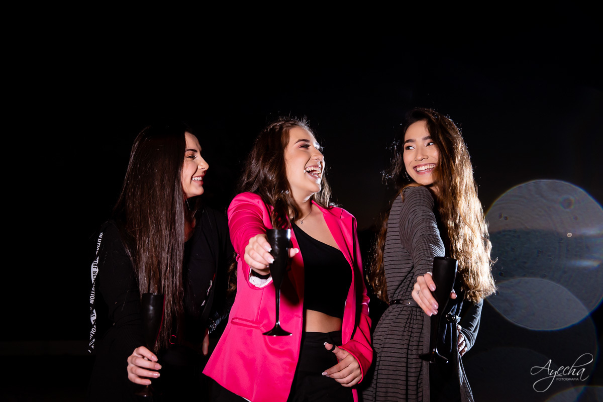 Ensaio 15 anos; Ensaio no balão; 15 anos Campo Largo; 15 anos Curitiba; Fotos criativas; Ensaio divertido; Vestidos debutantes; Golfier Ballons; Ensaio diferente; Fotografa de debutantes; Inspirações 15 anos; Ensaio noturno; Brinde debutantes; 