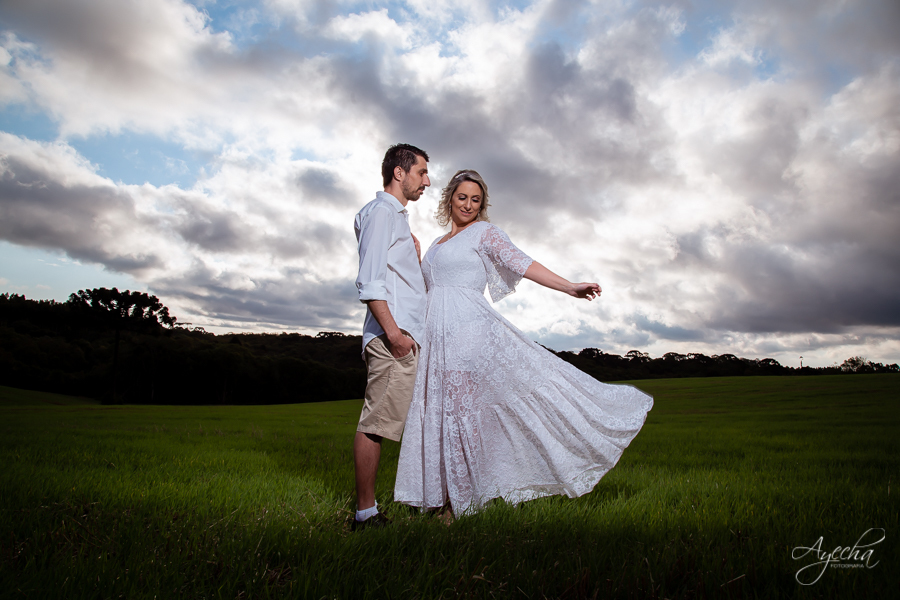 Ensaio casal; Pré weddig; Pôr do sol; Fotografa casal; Fotografa de casamento; Ensaio pré casamento; Casais Curitiba; Noivos Curitiba; Ensaio São José dos Pinhais; Recanto Nogarotto; Ensaio romântico; Casais apaixonados; 
