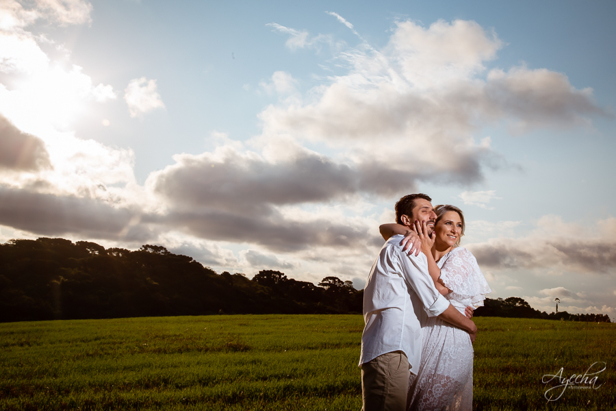 Ensaio casal; Pré weddig; Pôr do sol; Fotografa casal; Fotografa de casamento; Ensaio pré casamento; Casais Curitiba; Noivos Curitiba; Ensaio São José dos Pinhais; Recanto Nogarotto; Ensaio romântico; Casais apaixonados; 
