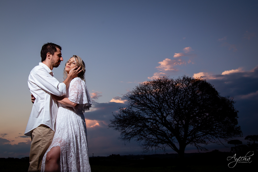 Ensaio casal; Pré weddig; Pôr do sol; Fotografa casal; Fotografa de casamento; Ensaio pré casamento; Casais Curitiba; Noivos Curitiba; Ensaio São José dos Pinhais; Recanto Nogarotto; Ensaio romântico; Casais apaixonados; 
